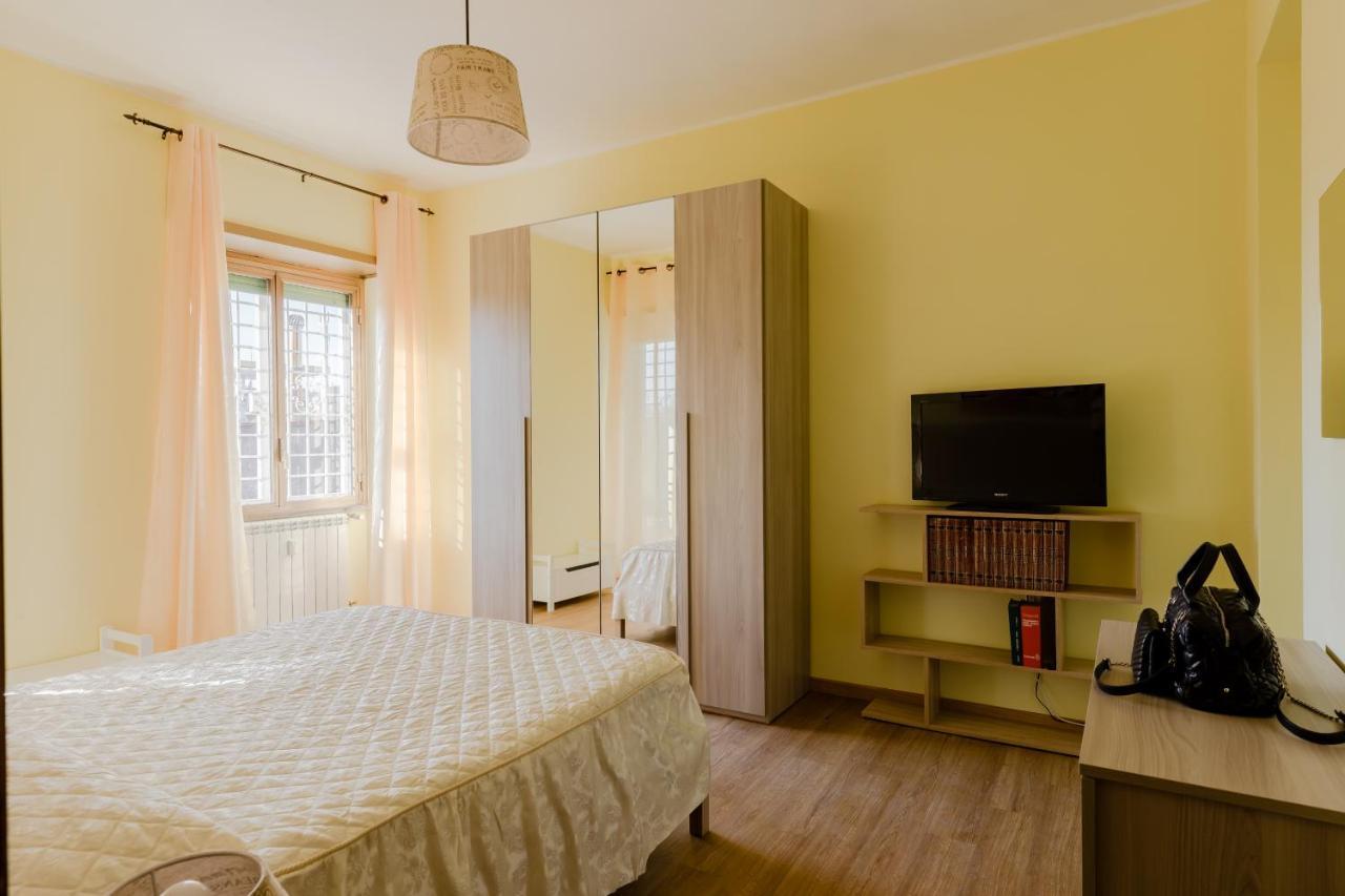 Le Rondini Apartment, 5 Persone, 2 Balconi, Policlinico Tor Vergata E Casilino ローマ エクステリア 写真