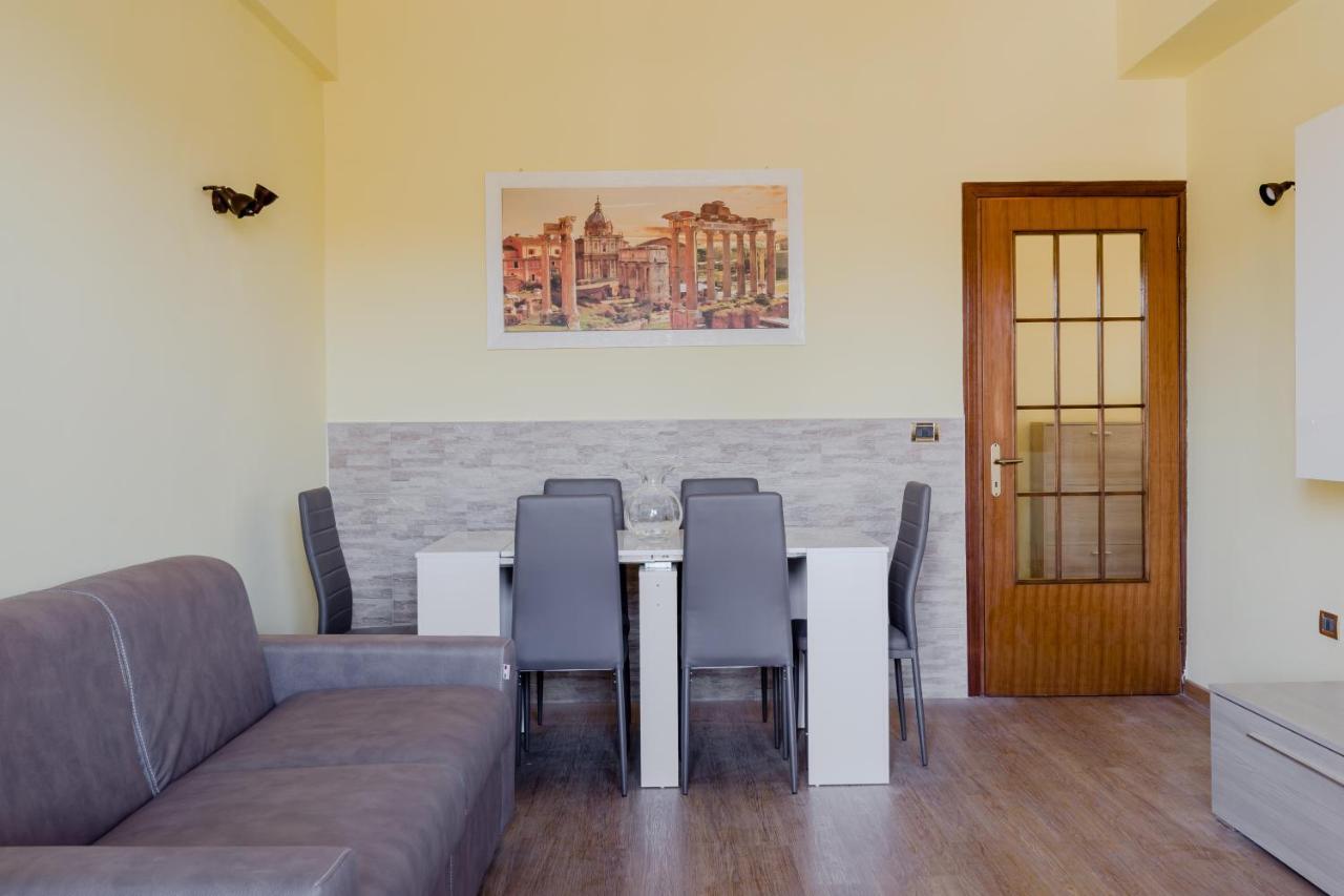Le Rondini Apartment, 5 Persone, 2 Balconi, Policlinico Tor Vergata E Casilino ローマ エクステリア 写真
