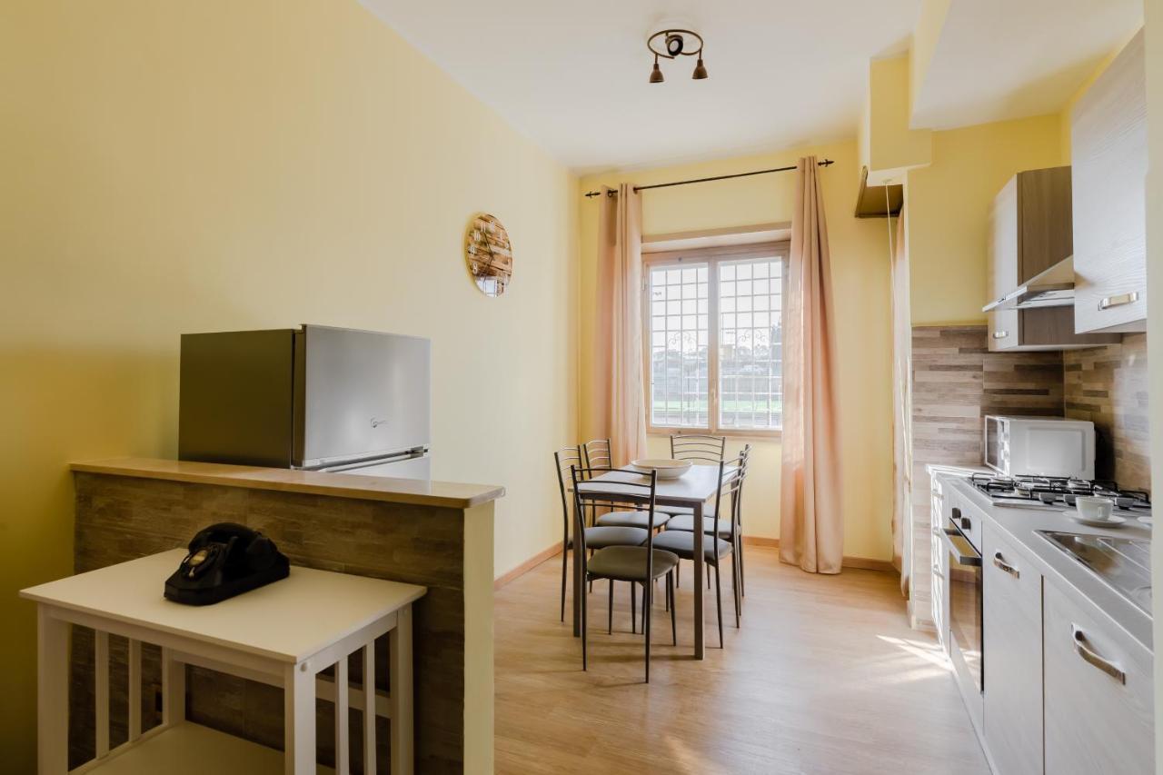 Le Rondini Apartment, 5 Persone, 2 Balconi, Policlinico Tor Vergata E Casilino ローマ エクステリア 写真